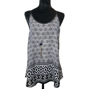 Black and White Geometric Women's Top